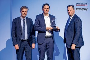 Traxpay überreicht den Award "Treasury des Jahres 2021" an Audi